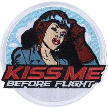 Nášivka FOSTEX Nášivka kulatá vyšívaná na suchý zip Kiss me before flight - Polib mě před letem