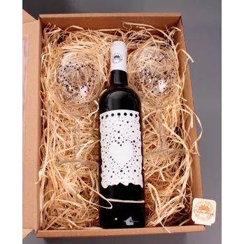 Víno Dárkový balíček - víno + 2 skleničky, puntíkované srdce víno: Cabernet Moravia - červené suché
