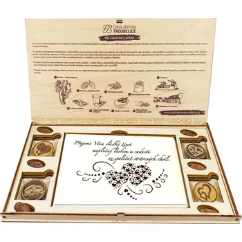 Čokoláda Čokoládovna Troubelice Dřevěná kazeta s čokoládou - vlastní svatební motiv Varianta obalu: Krémová perleť srdíčka, Druh čokolády: Hořká 75%