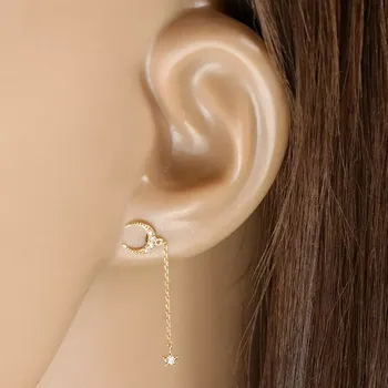 Náušnice Diamantové náušnice ze žlutého 14K zlata - půlměsíc, brilianty, krátký řetízek, puzety