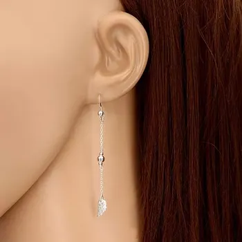 Souprava šperků Šperky Eshop Stříbrný set 925 - náušnice a náhrdelník, andělské křídlo a lesklé kuličky Stříbrná