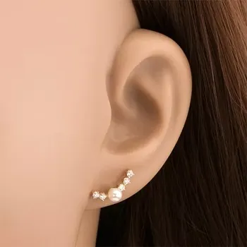 Náušnice Náušnice ze žlutého 14K zlata - oblouk z čirých zirkonů, lesklá bílá perlička