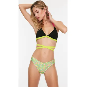 Dámská móda Trendyol černý bikini top s detaily na zavazování Trendyol černá 1812091