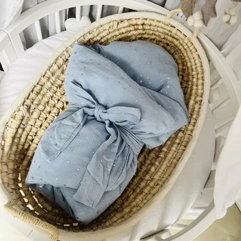 Zavinovačka MIMOUŠEK Péřová zavinovačka / světle modrá hvězdy Velikost zavinovačky: 80x80 cm, Varianta péřové zavinovačky: péřová výplň + povlak zavazování páskem