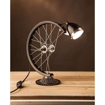 Lampička CYKLO - Designová stolní lampa Cyklistika - vyrobeno ze součástek jízdního kola