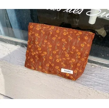 Kosmetická taška Kosmetická taštička - květinový vzor - 10