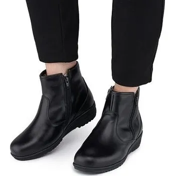 Dámská zimní obuv Vlnka Dámské kožené kotníkové boty s ovčí vlnou Klára černá velikost obuv dospělí 38