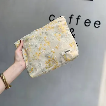 Kosmetická taška Dámská kosmetická taštička na cesty - F