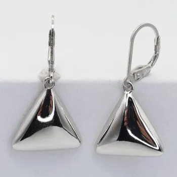 Náušnice Stříbrné náušnice s klasickým zapínáním