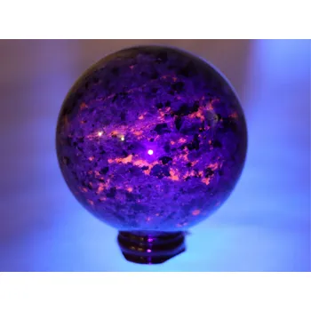 Drahý kámen Magieprirody.cz Koule Yooperlite 685 g - 79 mm + dřevěný podstavec #A395