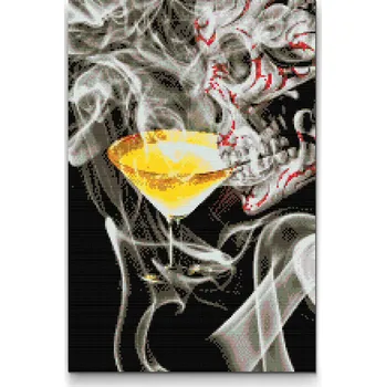 Diamantové malování Diamantové malování - Smrtící martini Velikost: 40x60cm, Rámování: Pouze srolované plátno, Diamanty: Čtvercové