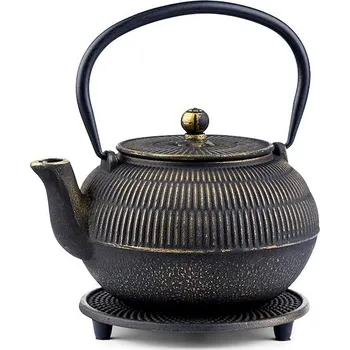 Konvice na čaj Čajová zahrada - Japonská litinová konvice Macau zlatá 900 ml s podložkou