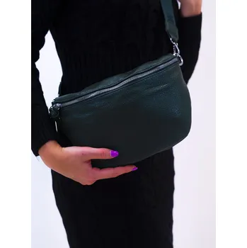 Kabelka BudesIN Zelená koženková ledvinka Akosua s nastavitelným popruhem