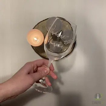 Sklenice Pískovaná sklenice na víno - Krásné Vánoce