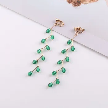 Náušnice B-TOP Dámské náušnice klipsy se zelenými kamínky - zlatá