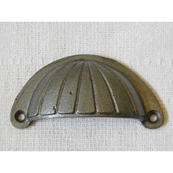 NÁBYTKOVÁ KOVOVÁ ÚCHYTKA - MUŠLE