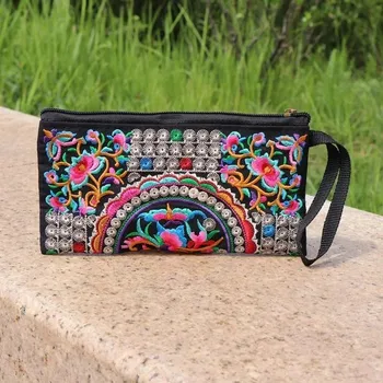 Květinová dámská peněženka s výšivkou - Styl 1