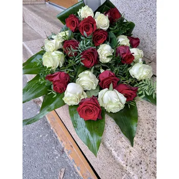 Smuteční dekorace Smuteční kytice Basic Mix Extra, 24 růží - rozvoz Praha