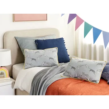 Dekorativní polštářek Sada 2 dekorativních polštářů šedá bavlna 30 x 50 cm obdélníková motiv geparda s potiskem doplňky Beliani