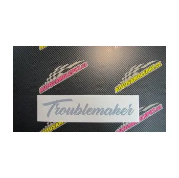 Polep vozidla SAMOLEPKA Troublemaker (10 - červená) NA AUTO, NÁLEPKA, FÓLIE, POLEP, TUNING, VLASTNÍ TEXT, TISK, AUTOSAMOLEPKY.cz, POLEPY, OBRÁZEK, LOGO, SAMOLEPKY