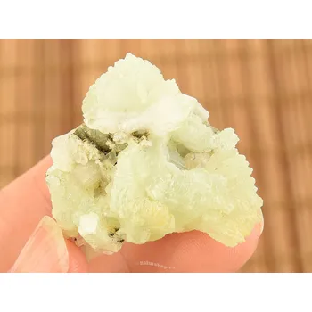 Přírodní kámen Surový krystal prehnit Maroko 20g