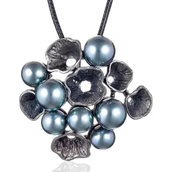 Náhrdelník B-TOP Módní náhrdelník/ brož Perlový květ