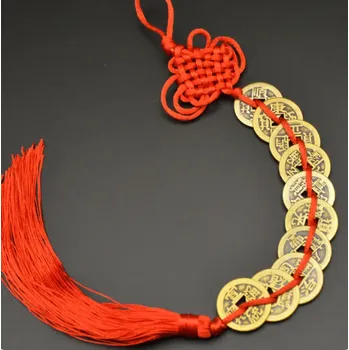 Tradiční čínský uzel s 10 mincemi