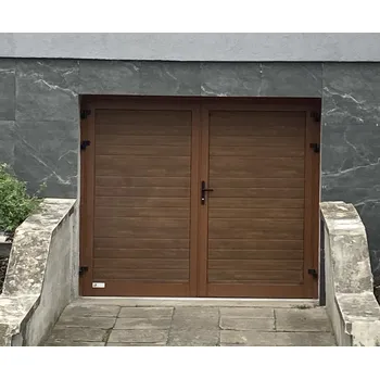 Garážová vrata Kružík - Dvoukřídlá hliníková garážová vrata Kružík rozměr šířka 2375x2150 dřevodekory woodgrain zateplená STANDARD Barva: Tmavý dub - nussbauum - ořech