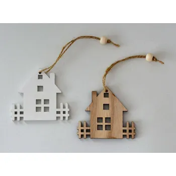 Dřevěná dekorace - Domek se zahrádkou k zavěšení HNĚDÝ