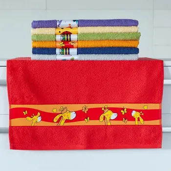 VEBA Dětský ručník červený, žirafky 30x50cm