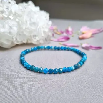 Náramek Náramek z minerálních korálků - apatit AUTORSKÁ TVORBA ŠPERKŮ Z MINERÁLŮ