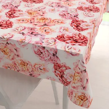 ubrus Sametový obdélníkový ubrus Tamara TMR-041 Růžovo-červené pivoňky na bílém 50x100 cm