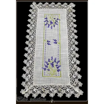 ubrus Vyšívaný ubrus Levandule s krajkou 40x85 cm (Dekorativní ubrus)