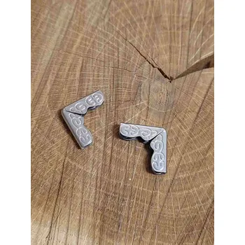 Korálek Kovový rožek 16x16mm ORNAMENT