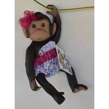 plyšák Opička v krátkých kalhotkách s vínovou krajkou od RosaToys (BEBE MONO 25 CM ROSA )