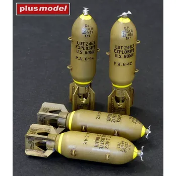 Plastikový model Plusmodel 1/32 Bombs 250 Lb. (4 pcs.)
