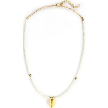 Šperk Etno letní náhrdelník z bílých korálků s mušlí