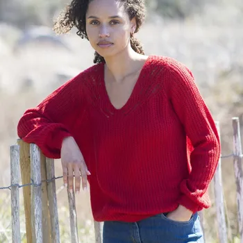 Dámský svetr Pulovr s výstřihem do V a ažurou červená 42/44