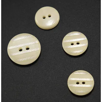 Knoflík Dírkový knoflík - smetanový s lesklými proužky - průměr 1,5 cm