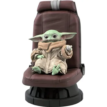 Figurka Diamond Disney Star Wars: The Mandalorian - The Child in Co-Pilot Seat Statue (1/2)