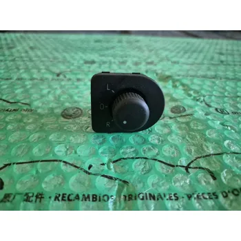 Originální díl Škoda spínač ovládání zpětných zrcátek Škoda Octavia I (1U) s elektricky ovládanými okny 1U1959565G