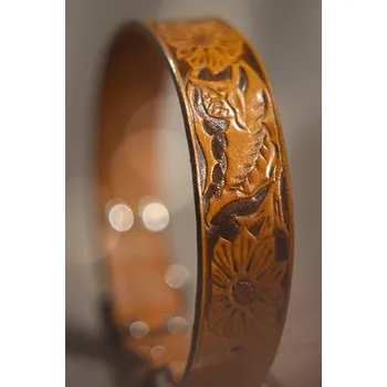 Obojek pro psa KOŽENÝ OBOJEK - ZDOBENÝ KVĚTINY (Kožený obojek - zdobený květiny / leather collar flowers)