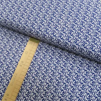 Bavlněné plátno - Popínavá květina bílá na modré - šíře 150cm