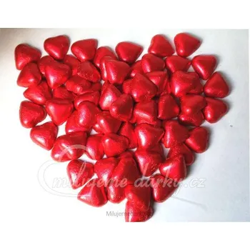 Čokoláda Čokoládová srdíčka z mléčné čokolády, 6,5g, 3x3cm, balení 100g