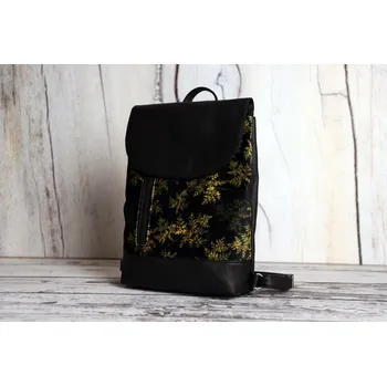 Městský batoh Pavlína Lepší Batoh Merlin kapradí s černou