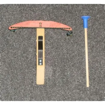 Dřevěná hračka Kuš 30 cm - červená