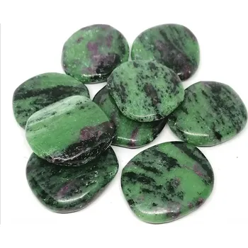 Přírodní kámen Rubín v zoisitu placičky