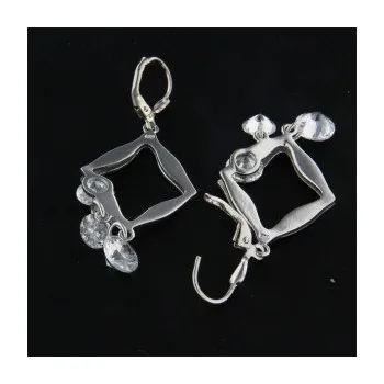 Náušnice Stříbrné náušnice s klasickým zapínáním