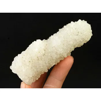 Přírodní kámen MM quartz drúza s krystaly 104g