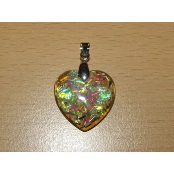 Drahý kámen Orgonit - přívěsek - srdíčko efekt měsíční kámen - kpo31